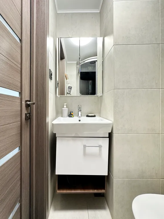 Студия с балконом в центре