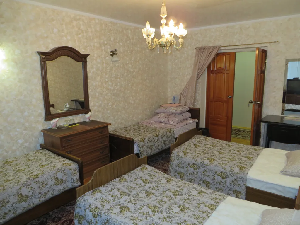 Квартира Семейный 4 х местный номер эконом в Гостевом доме — аренда посуточно в Елабуга