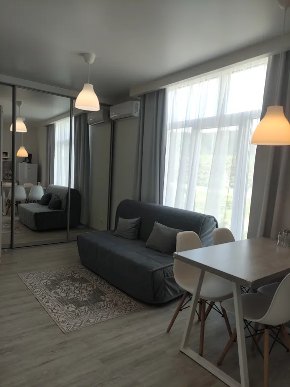 Белый дом у Черного моря