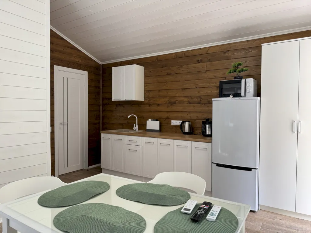 Коттедж Дом для отдыха семьёй с террасой - 7 минут до моря — Геленджик