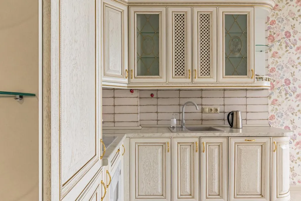 Видовая квартира на набережной с витражными окнами