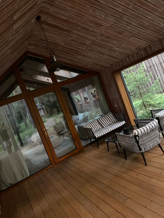 Тихий Барн в лесу