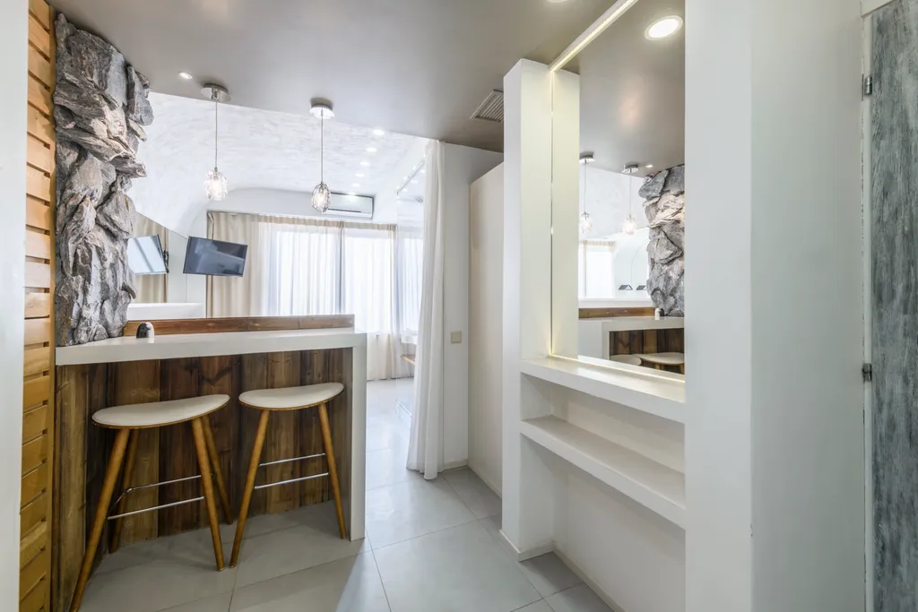 ЛАЙТ БЛЮ ДИЗАЙН-СТУДИЯ | 30 м² | Уют в стиле ростик с горным пейзажем!