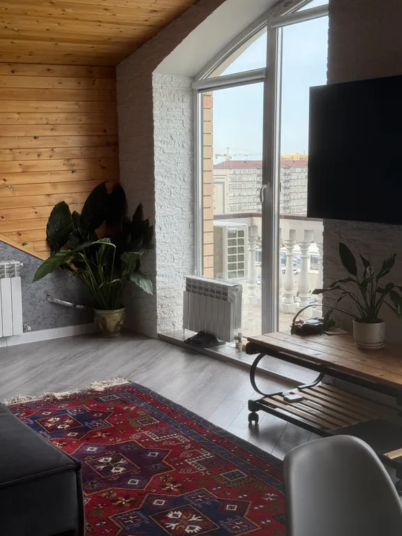 Квартира с балконом на высоте птичьего полета