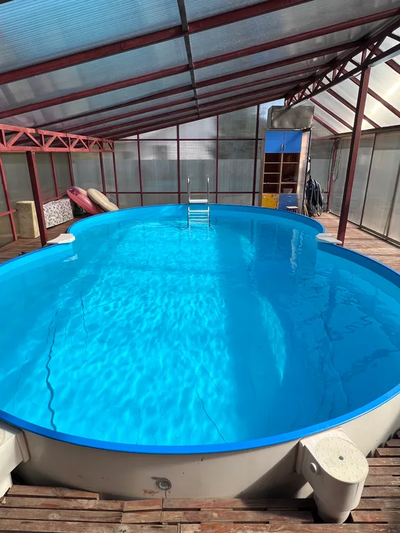 Уютный дом с большим подогреваемым бассейном, баней и банным чаном