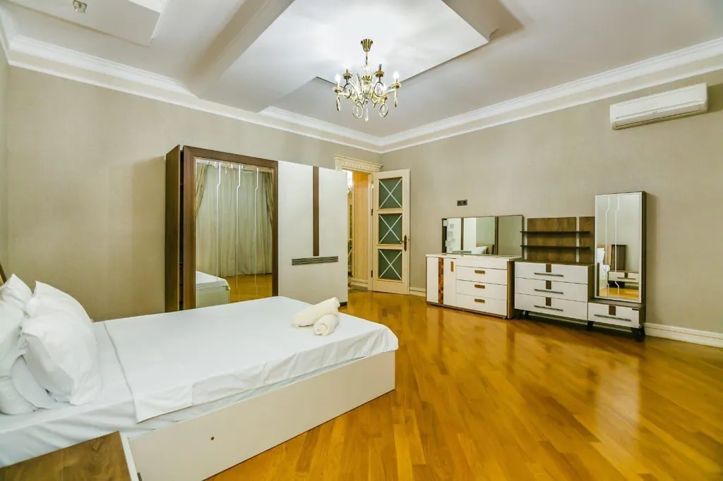 4-комнатная Квартира