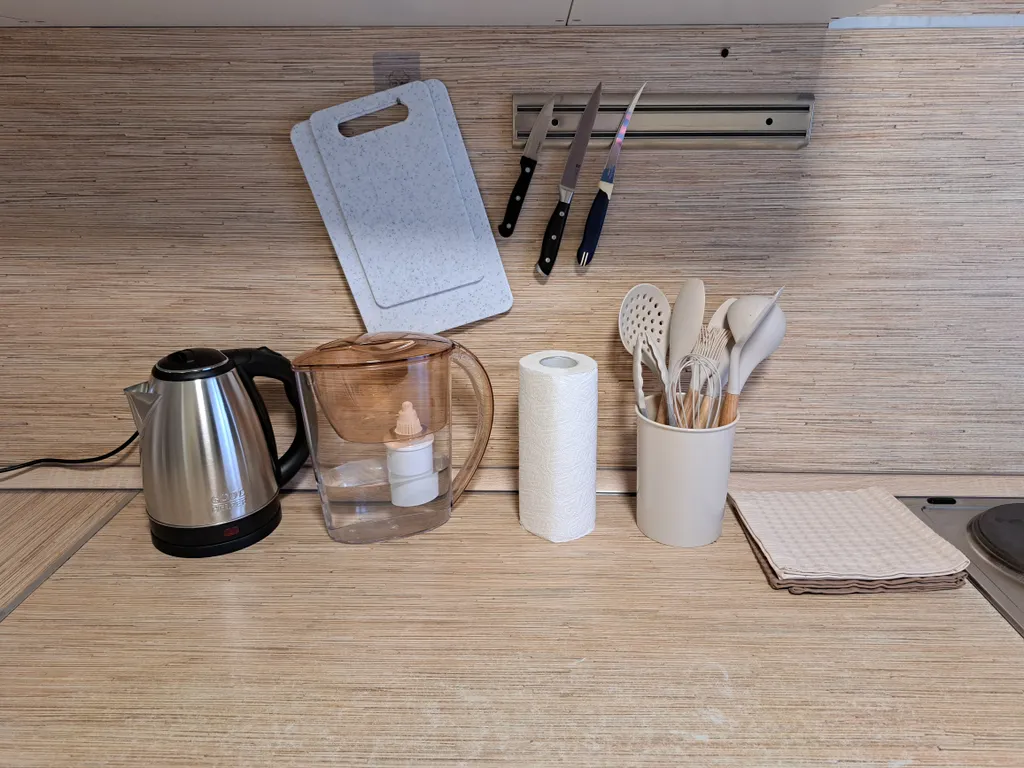 Просторная однушка с кроватью и смарт ТВ