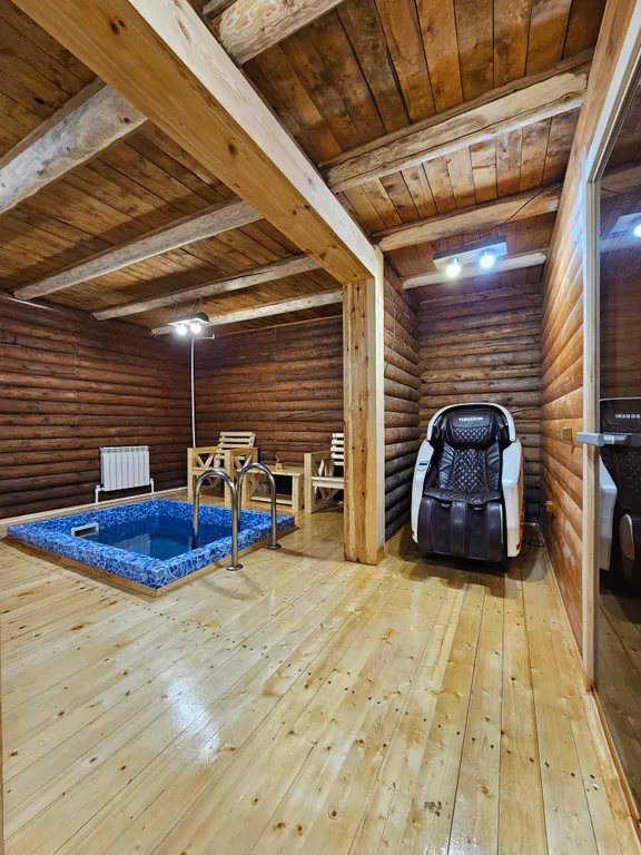 Просторный дом с баней и живым камином