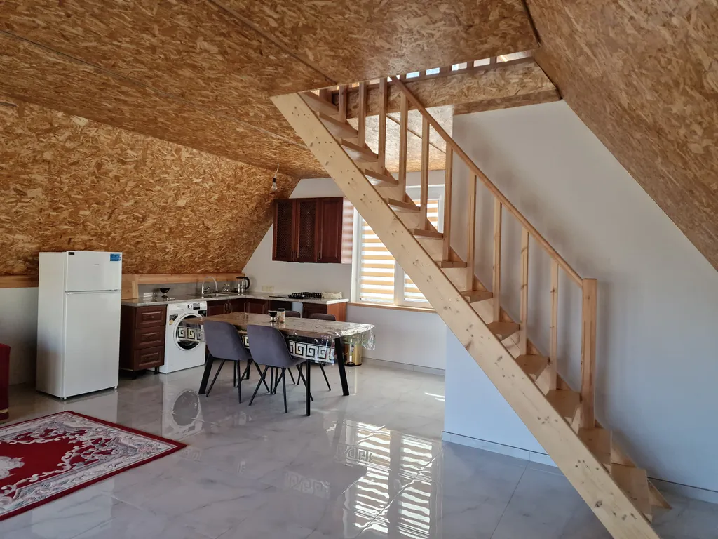 Домик с видом на горы