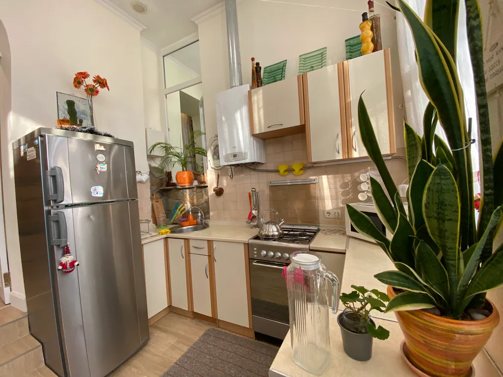 Двухкомнатная квартира возле набережной Ялты