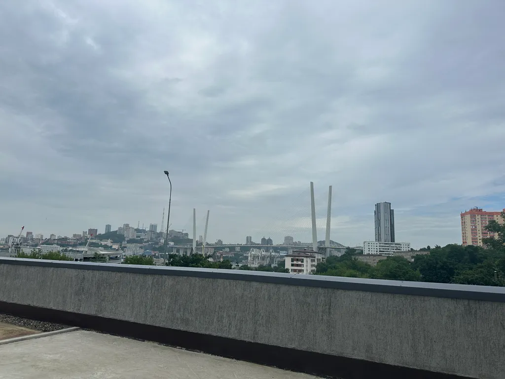 Современная однокомнатная квартира с видом на море