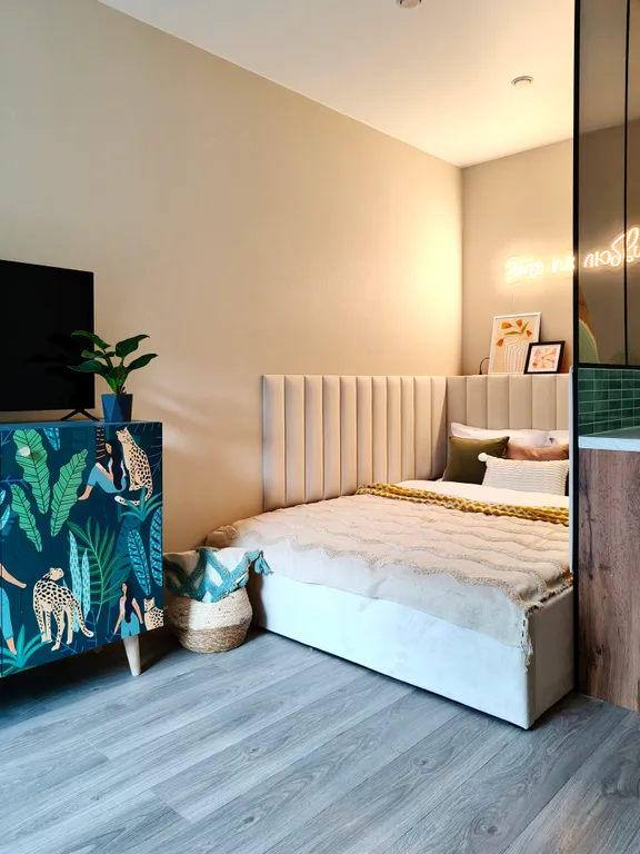 Уютная студия с видом на лес и закат