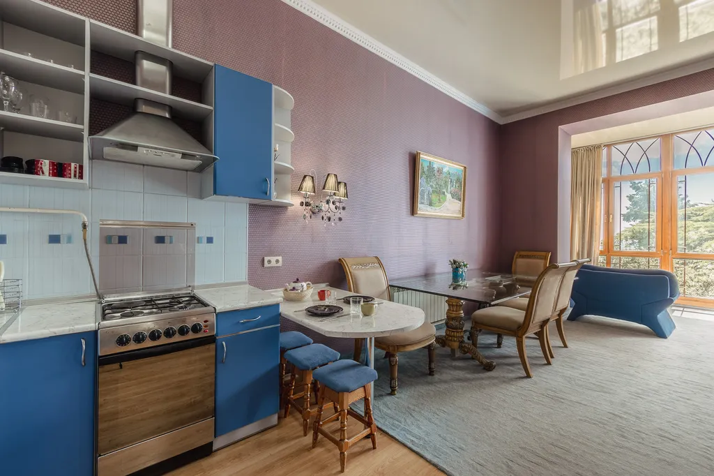 Апартамент с видом на море на набережной Ялты