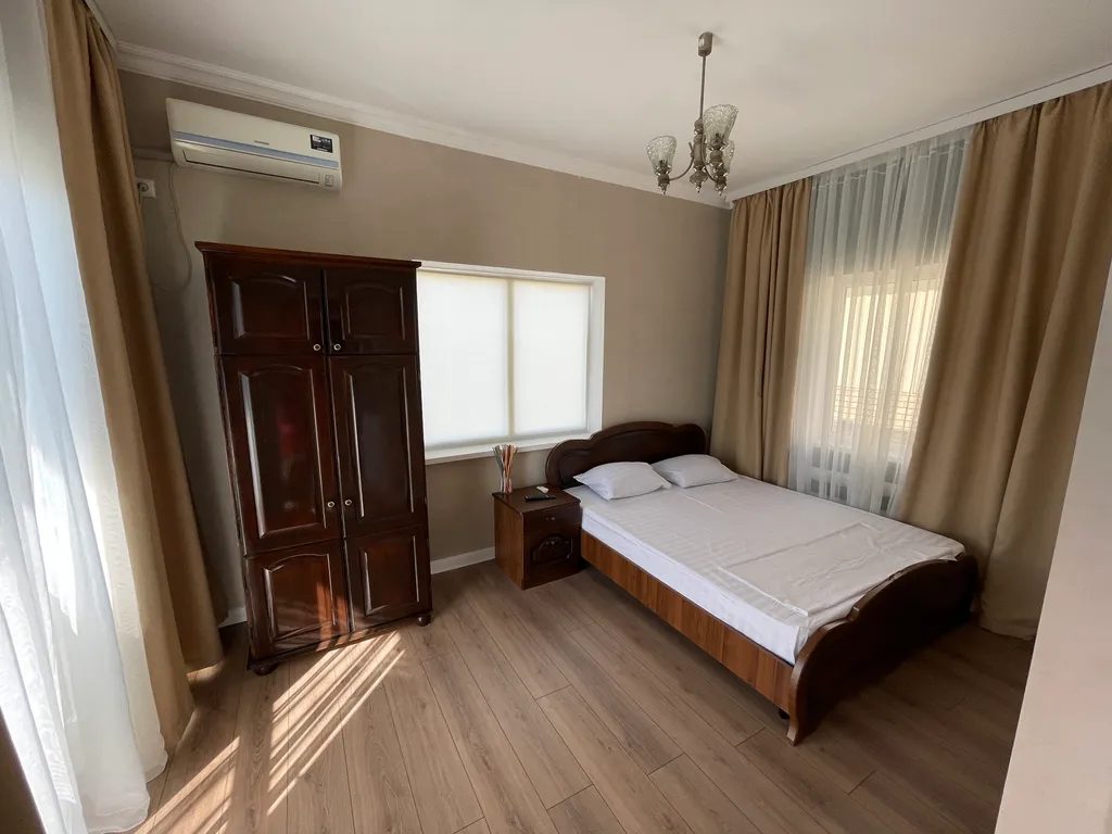 Коттедж Второй этаж 2-х этажного дома с видом на зеленый двор — аренда посуточно в Ейск