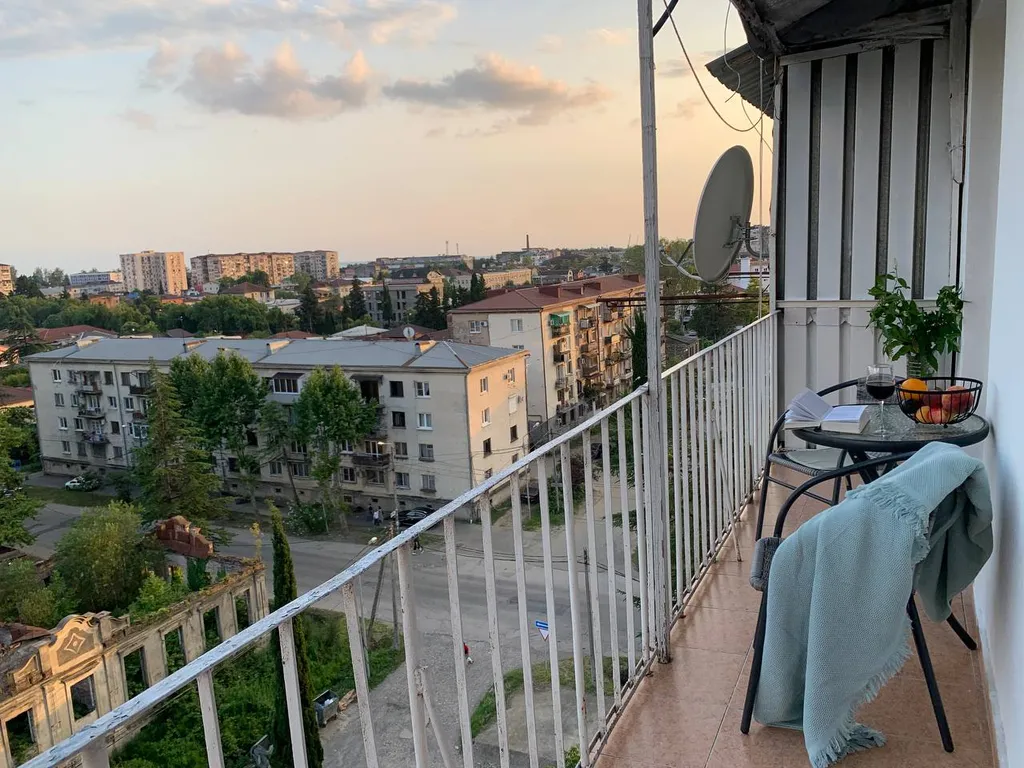 Солнечная, видовая квартира в центре