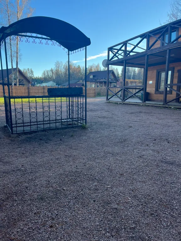 Дом на берегу озера