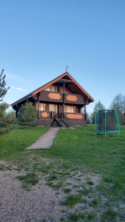 Дом с видом на озеро Волго