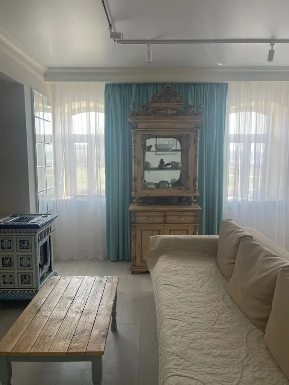 Апартаменты с видом на центральную площадь и Свиягу