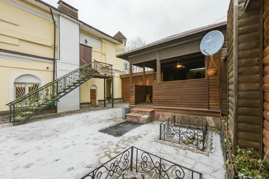 Дом со включённой стоимостью бассейна, сауны, бильярда, мангала