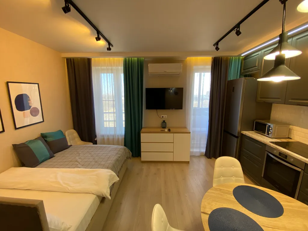 Квартира Дизайнерская студия с кондиционером и бойлером — аренда посуточно в Гатчина