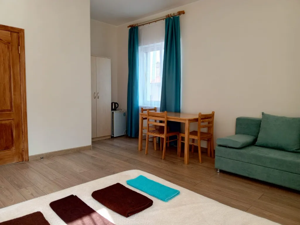 Двухместная комната с двумя доп. местами, с санузлом