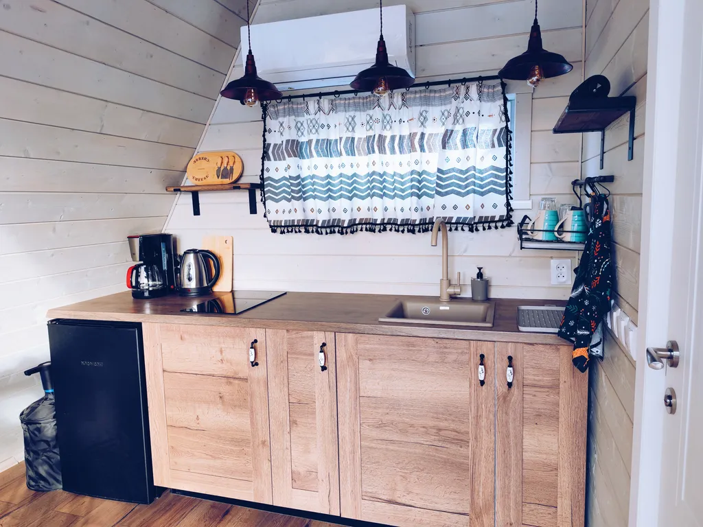 Коттедж Уютный дом с панорамным видом на лес — Луга