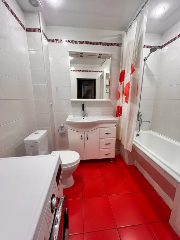 Евротрешка в таунхаусе с лужайкой и зоной барбекю