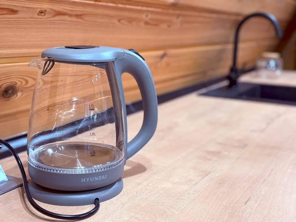 А-фрейм шалаш у леса