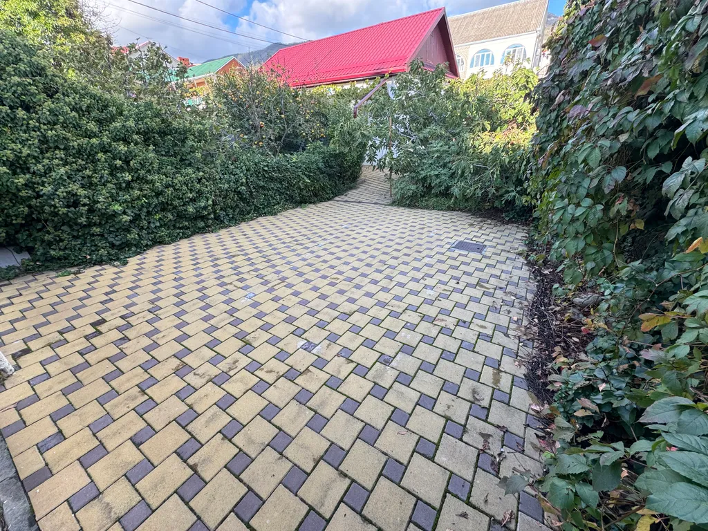 Коттедж Трёхкомнатный дом со своей территорией и автопарковкой, рядом море — Геленджик