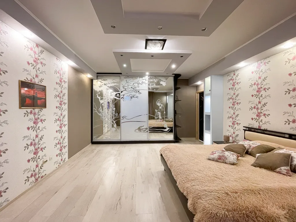 Просторная квартира в центре с видом на залив и замок