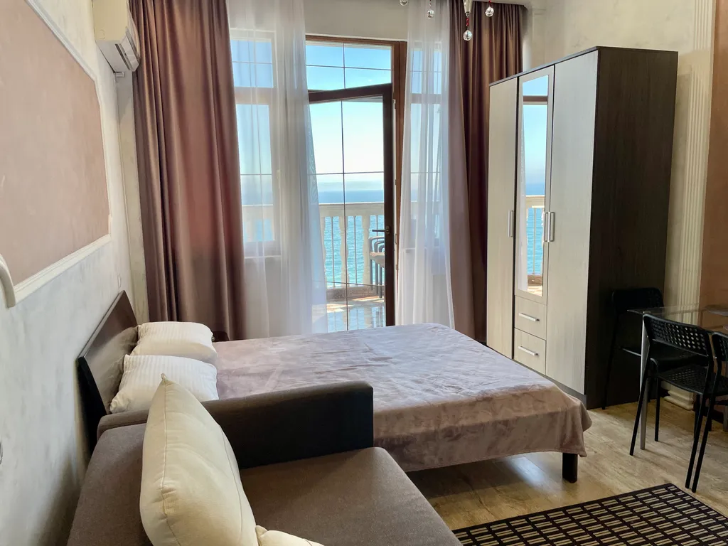 Апартамент на первой линии в Профессорском уголке