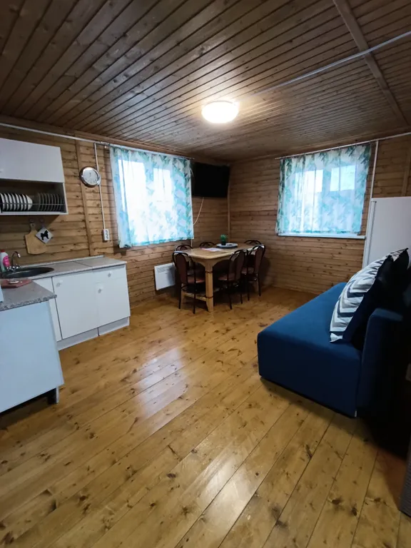 Дом на берегу пруда для шести человек