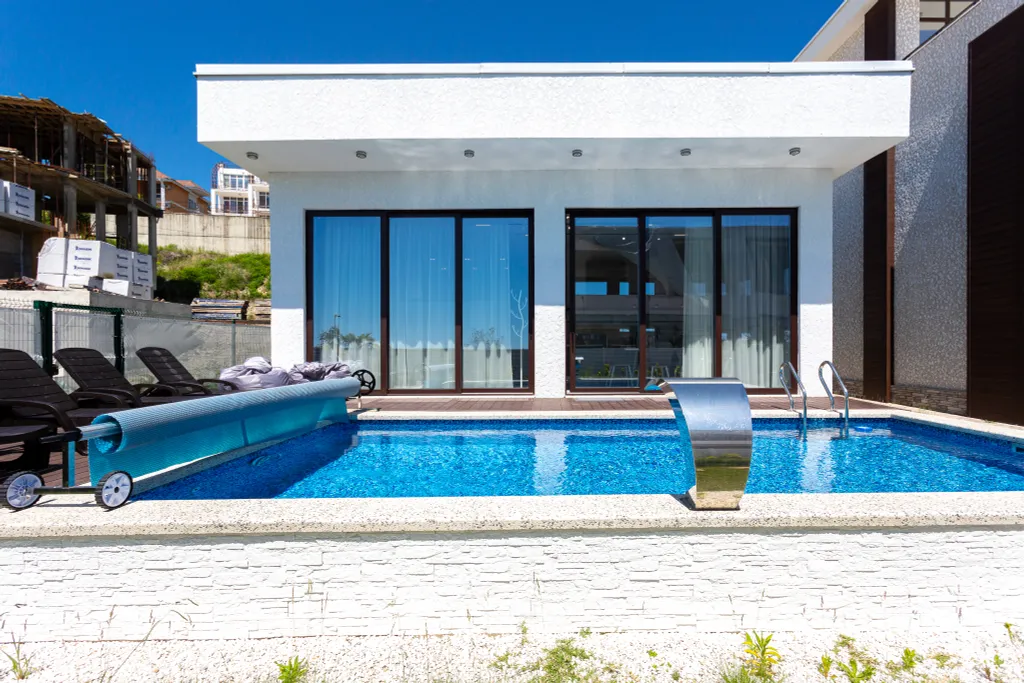 Новый коттедж с подогреваемым бассейном и баней — аренда посуточно в Сочи