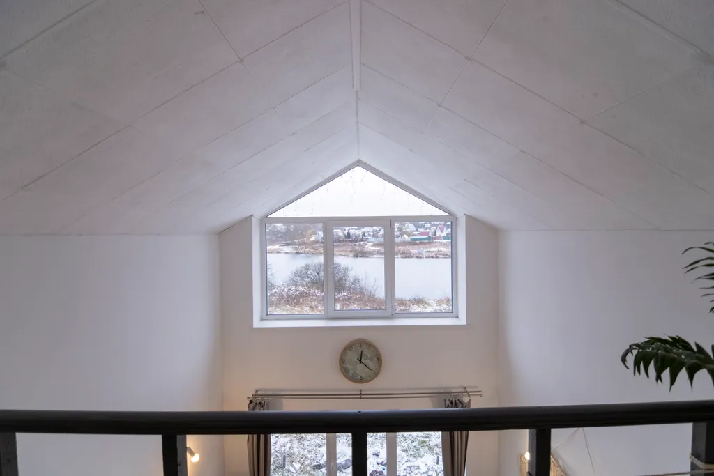 Дом в стиле лофт с своим озером на территории