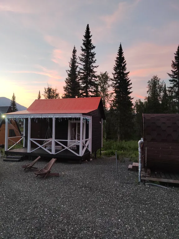 Коттедж Уютный, теплый дом с видом на гору Мустаг — Шерегеш