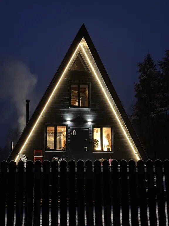 Большой уединенный A-frame в лесу с горячей купелью Фурако