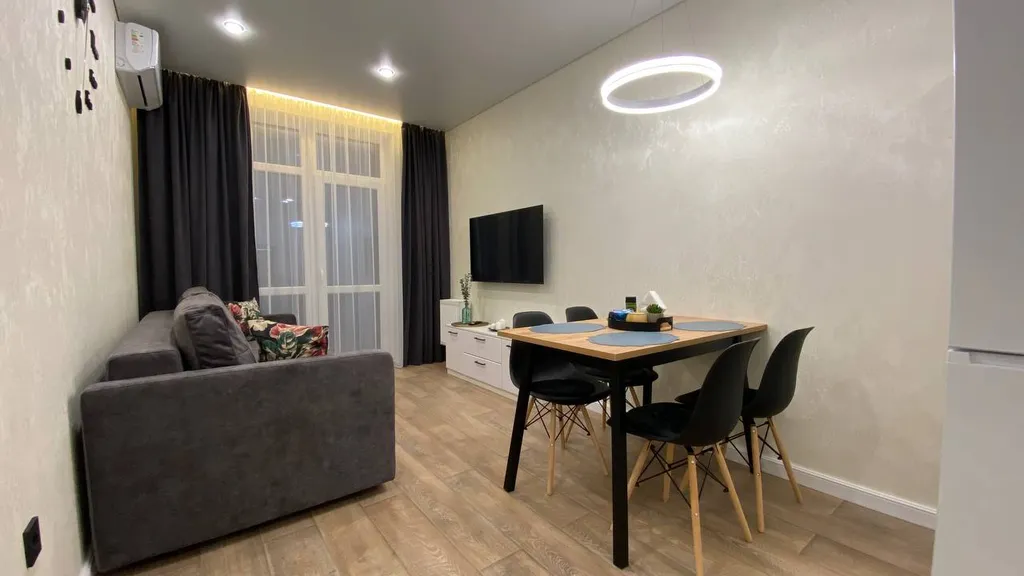 Квартира в спальном районе, 5 минут езды до центра