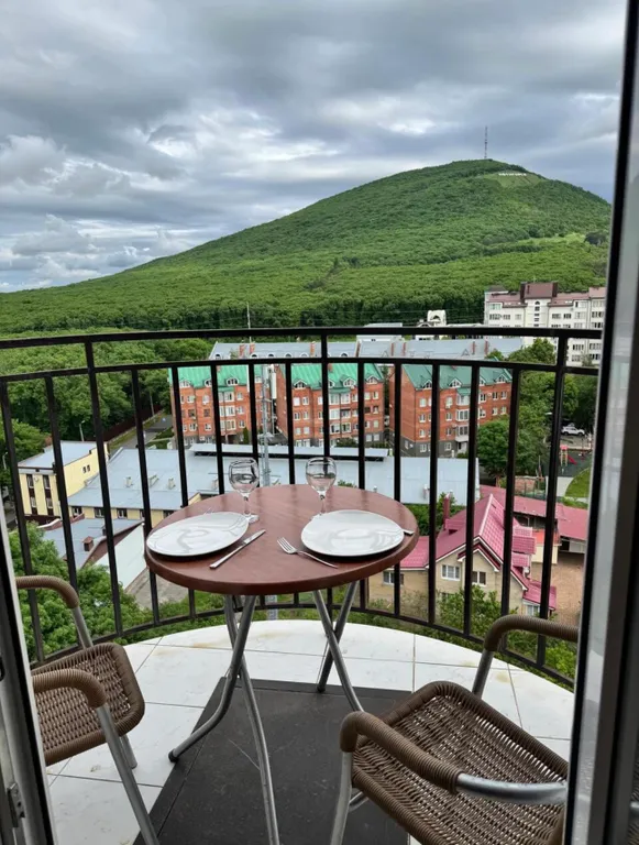 Шикарная квартира с потрясающим видом на гору Машук — аренда посуточно в Пятигорск