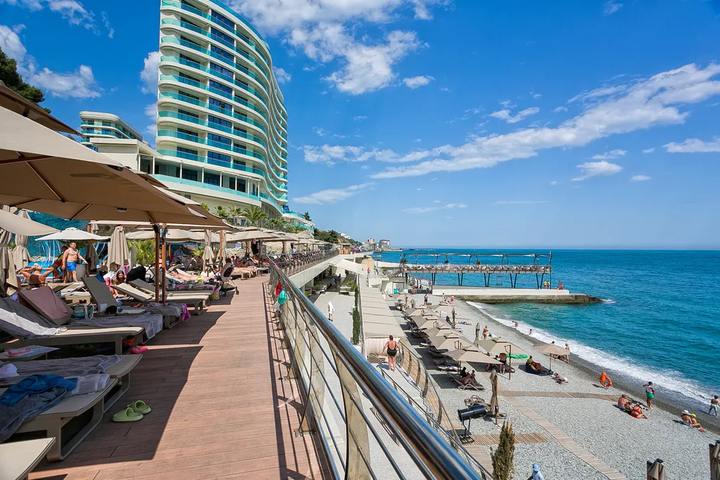 Студия с панорамой на горы