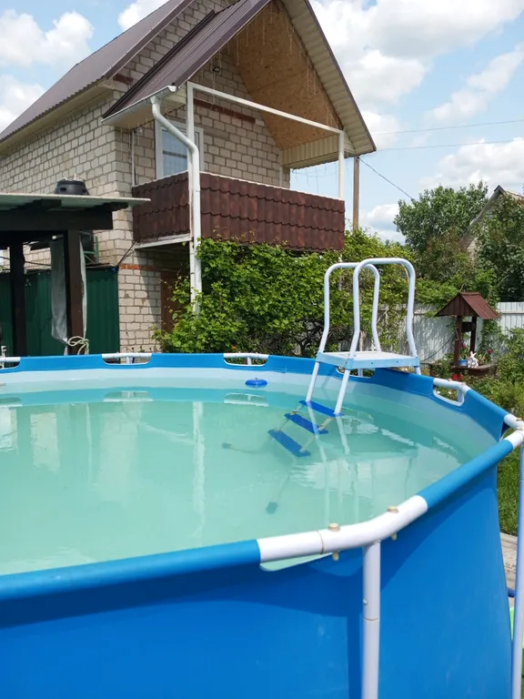 Коттедж Уютная дача посуточно для семейного отдыха, ночлега — аренда посуточно в Павловск