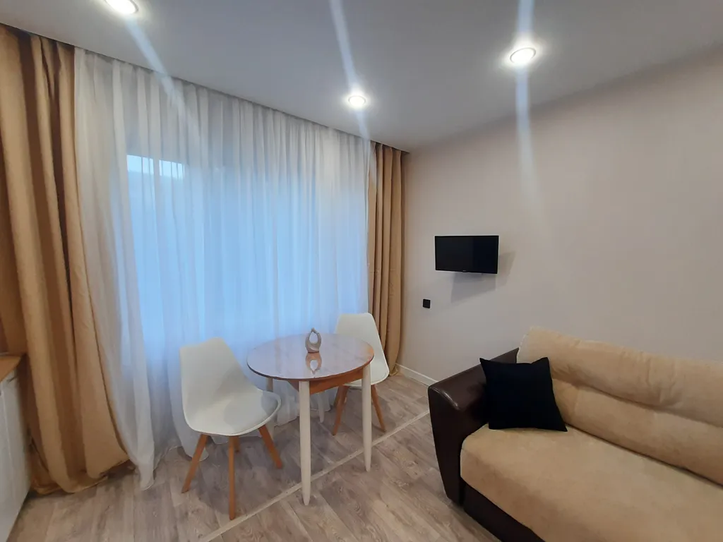 Уютная однокомнатная квартира рядом с кардиоцентром в районе УБР — аренда посуточно в Сургут