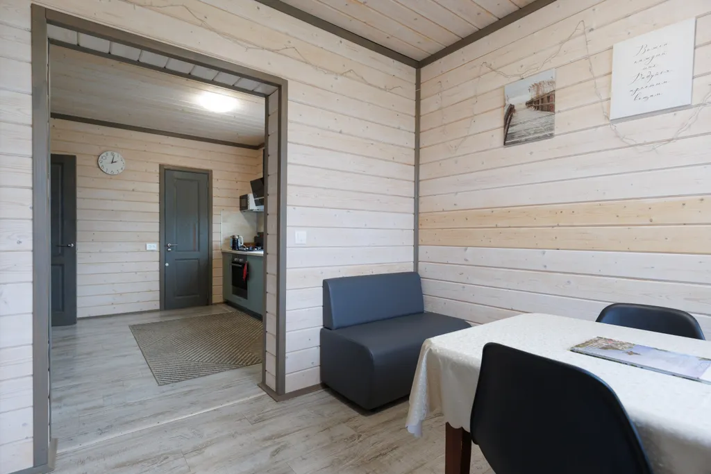 Домик с видом на озеро