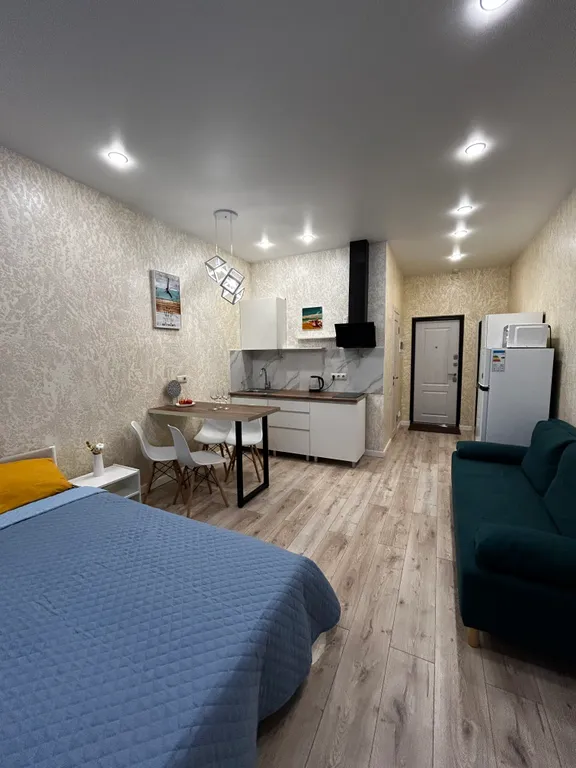 Уютная студия с видом на лес