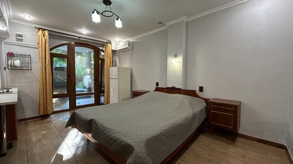 Квартира Уютная студия на 1 этаже — аренда посуточно в Алушта