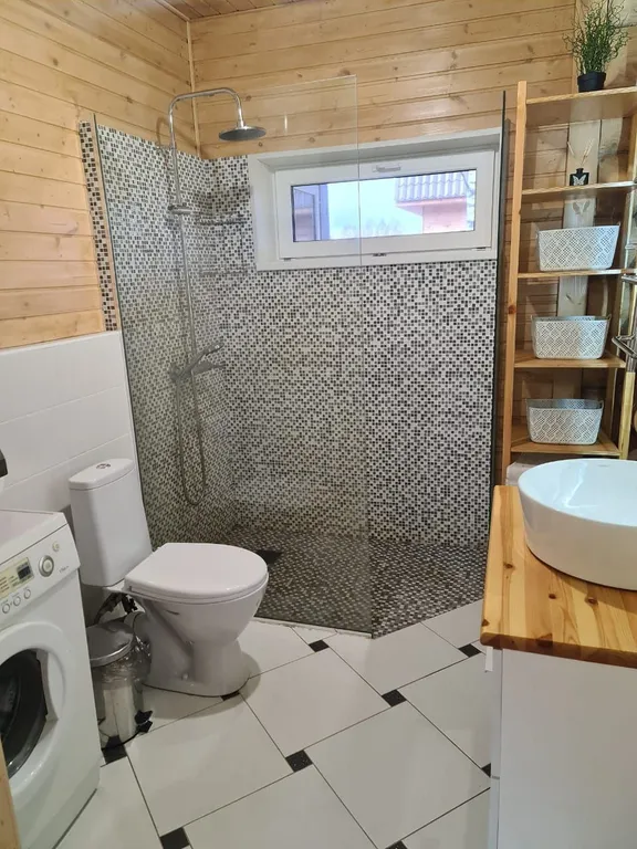 Дом с прудом