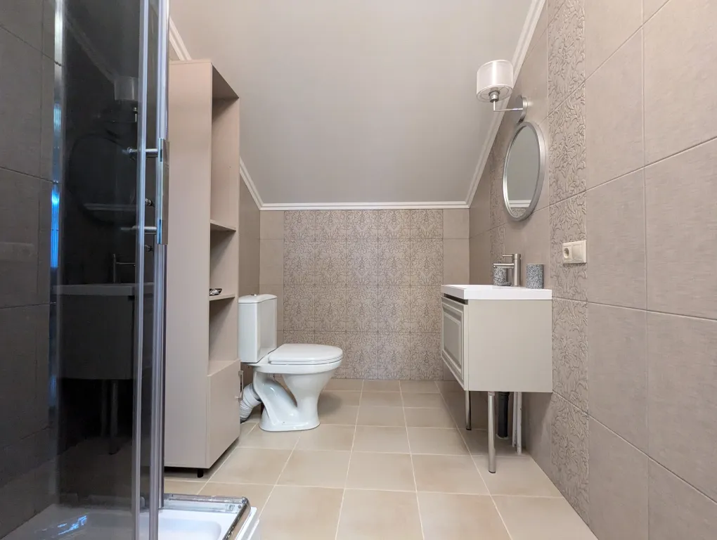 8-комнатный Дом