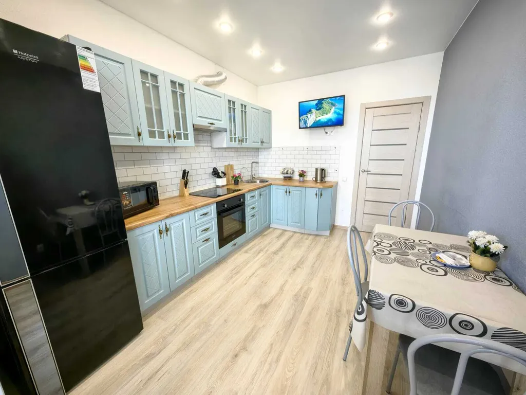 Уютная однокомнатная квартира с просторной лоджией