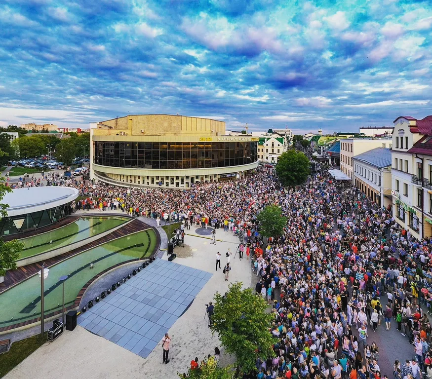 Новая квартира с подземным паркингом в центре