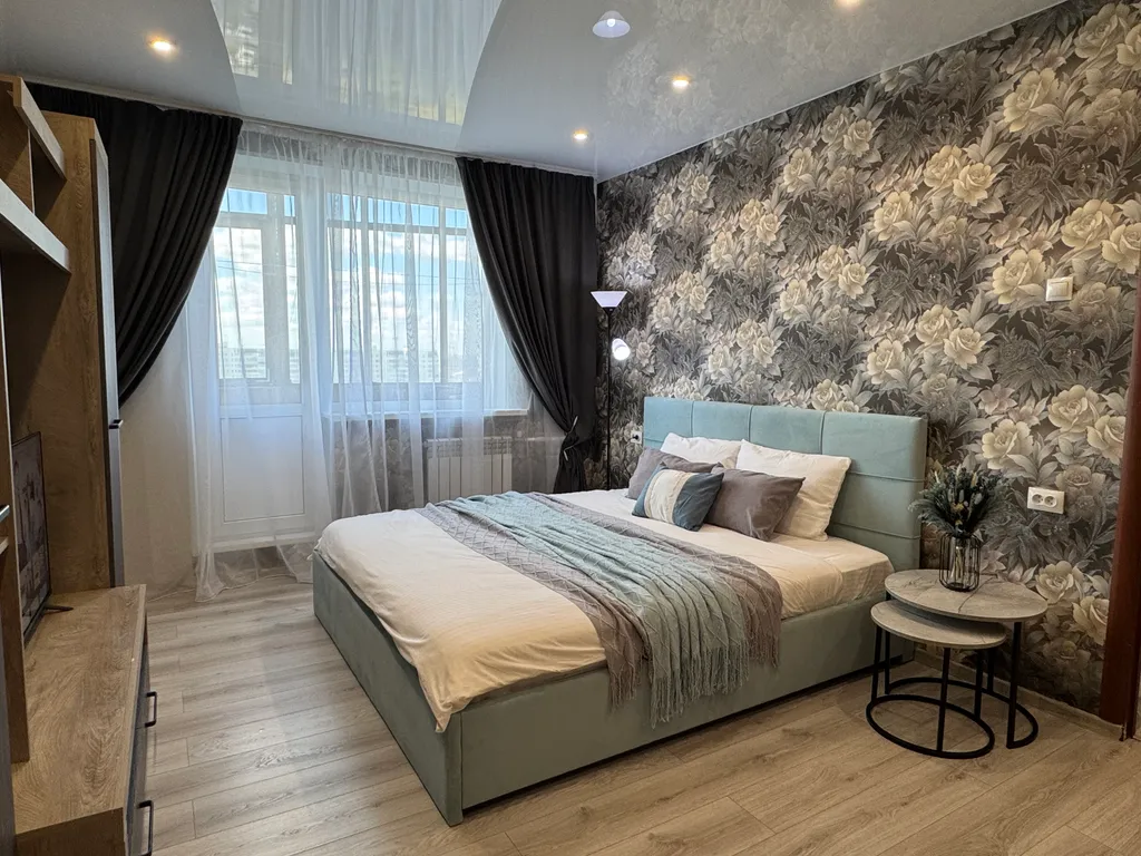 Апартаменты смотрящего с высоты на город