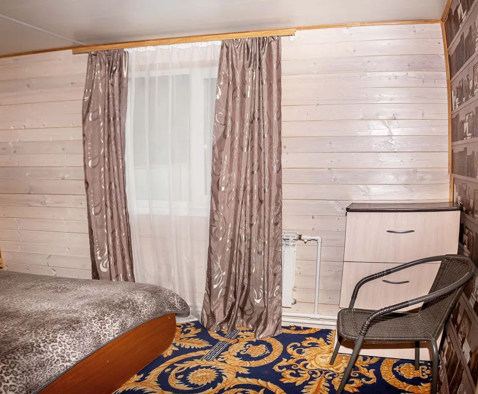 Дом Романтика у реки